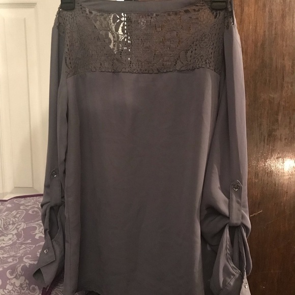 Blouse - Picture 3 of 3